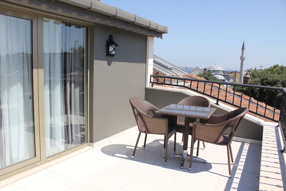 WAW HOTEL GALATAPORT 3/61