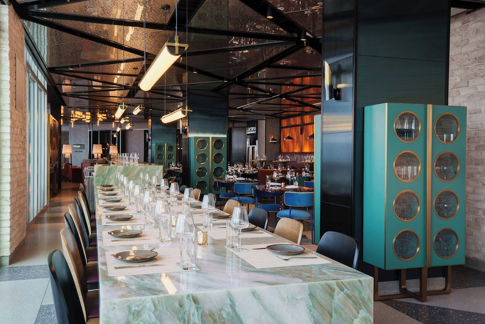 Renaissance New York Flushing Hotel at Tangram 28/44