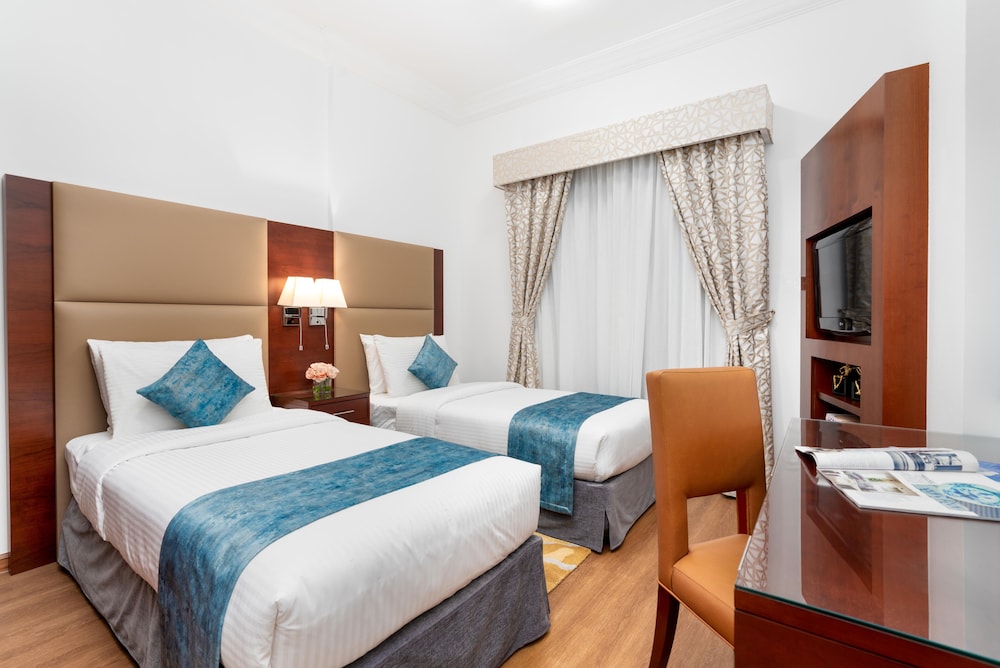 Golden Sands Hotel and Residences 25/71
