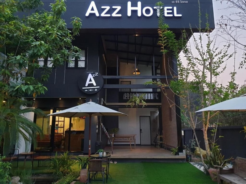 Azz Hotel 3/43
