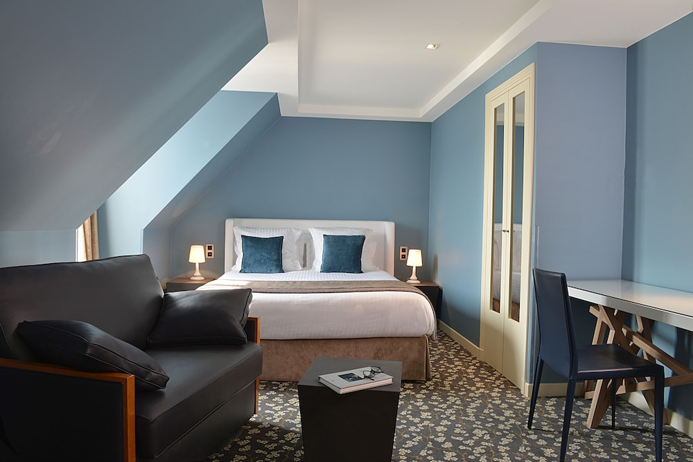 GRAND HOTEL MALHER 23/48
