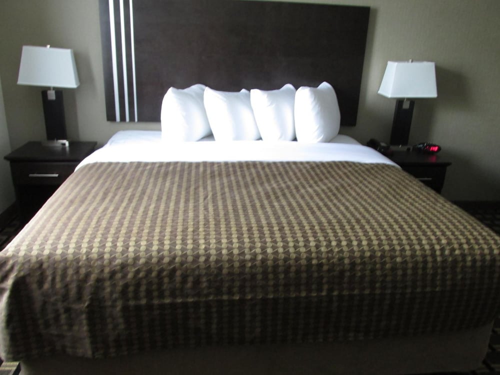 Sigma Inn & Suites Melville 9/28