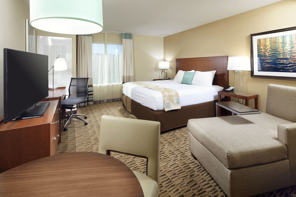 Hawthorn Suites By Wyndham Wheeling At the Highlands 11/45
