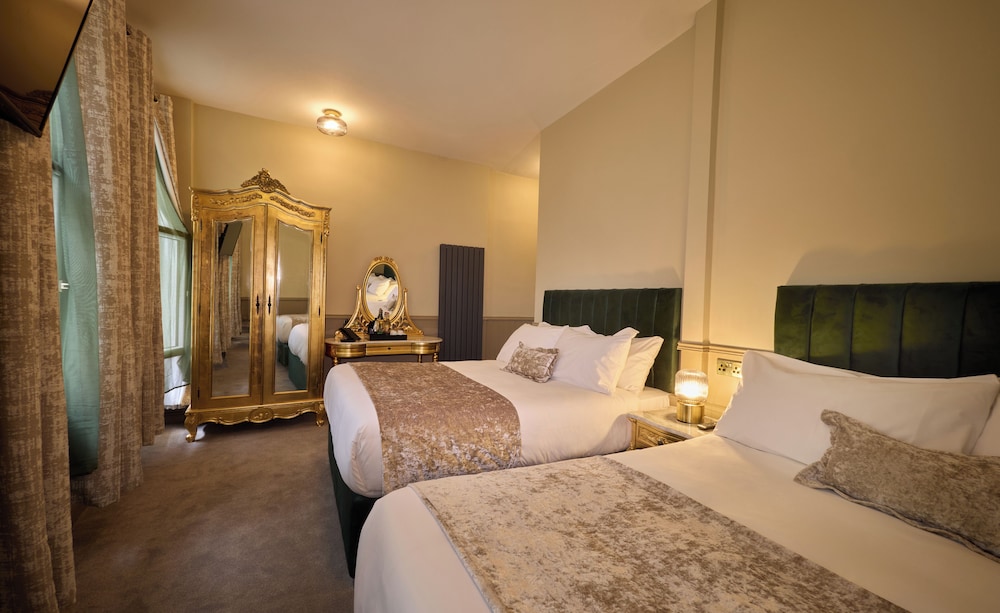 Riverhouse Hotel 30/50