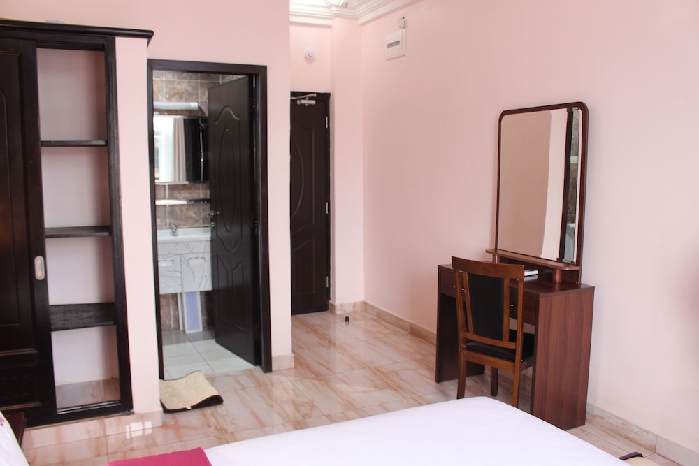 Safyad Hotel 12/40