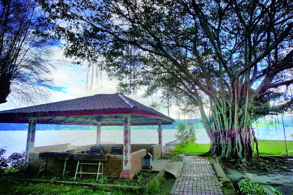 Pandu Lakeside Hotel Tuktuk 2/51