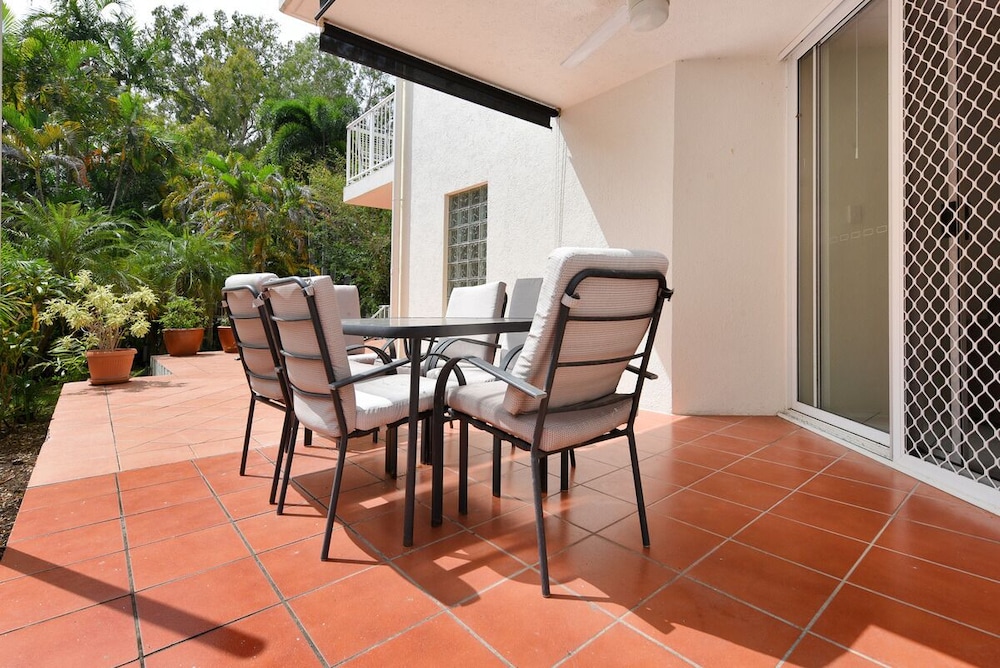 Golden Sands Beachfront Resort 46/70