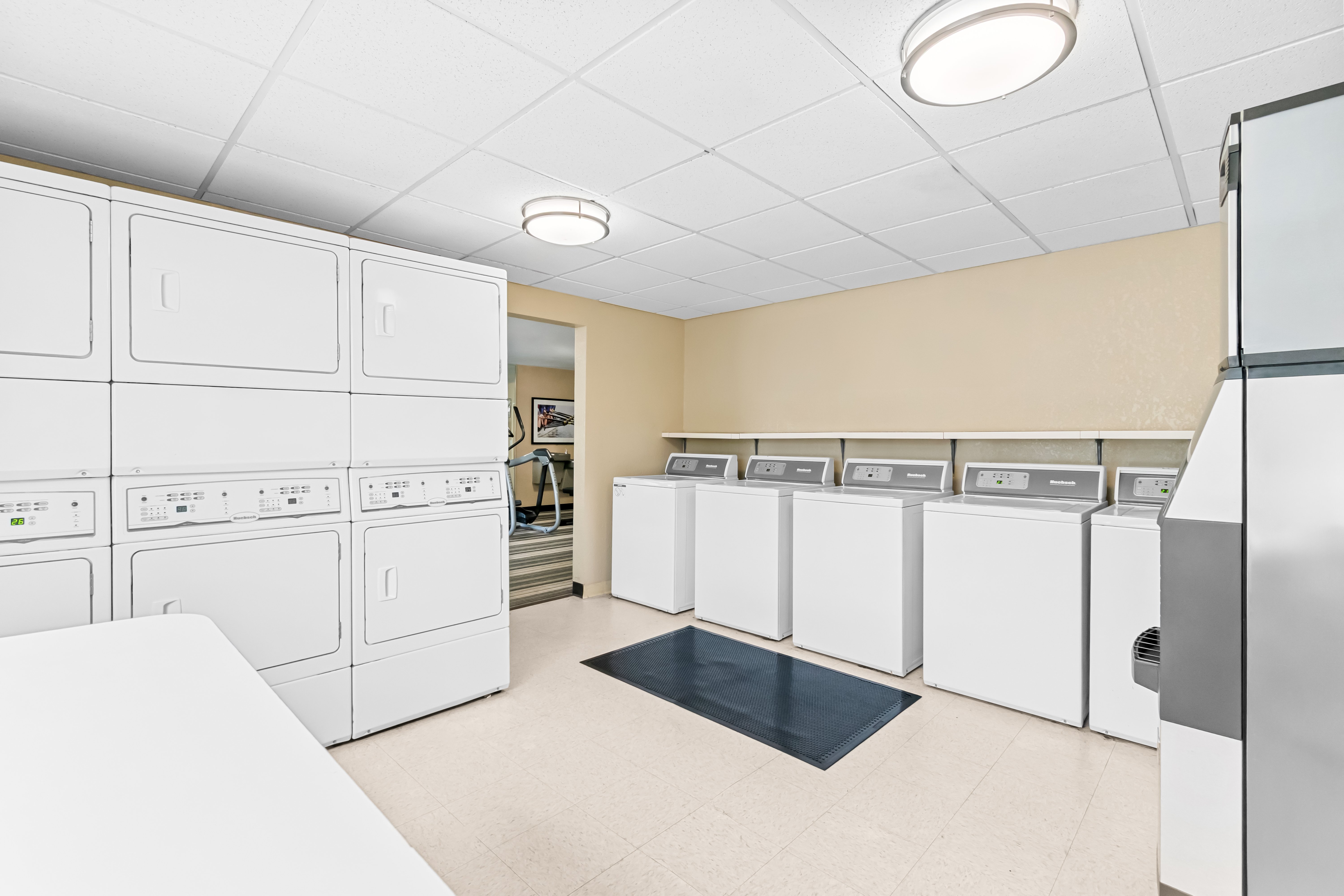 Candlewood Suites Hazleton 24/46