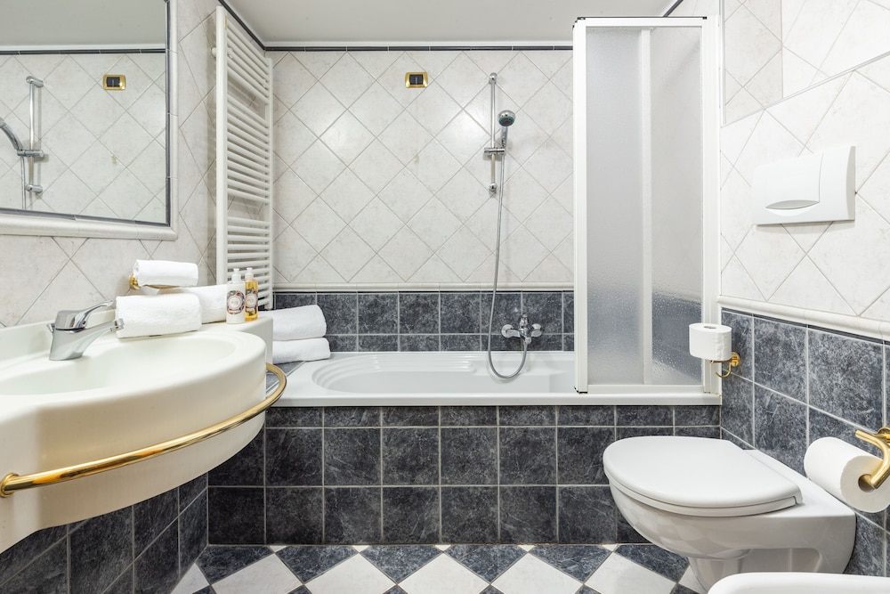غرفة قياسية بسرير مزدوج، Gran Chalet Soreghes 5/5