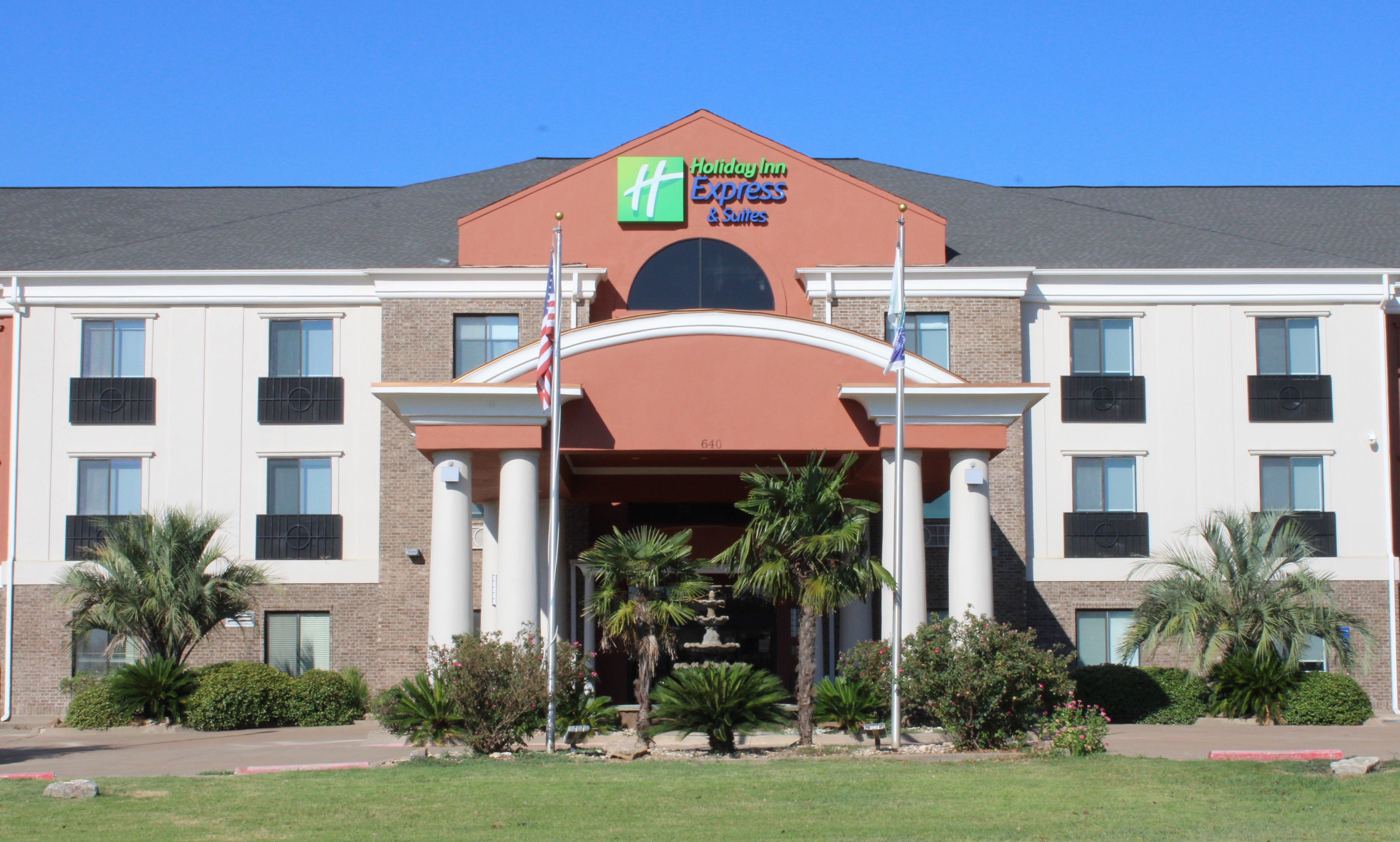 Holiday Inn Express Hotel Suites Fairfield North 8/63