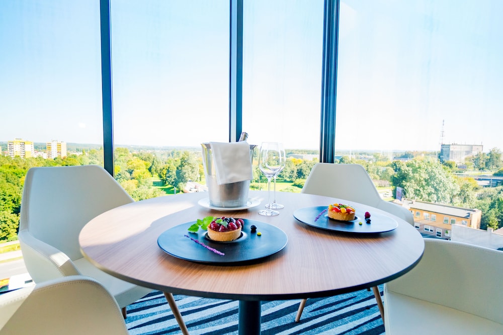 HOLIDAY INN DABROWA GORNICZA 62/75