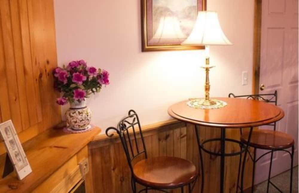 Berry Patch Bed and Breakfast 35/50