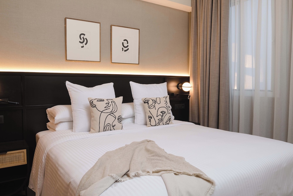 Blue Marina Suites 16/43