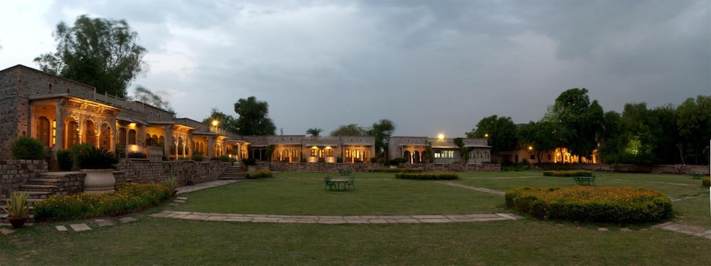 Neemrana's - Deo Bagh 40/48
