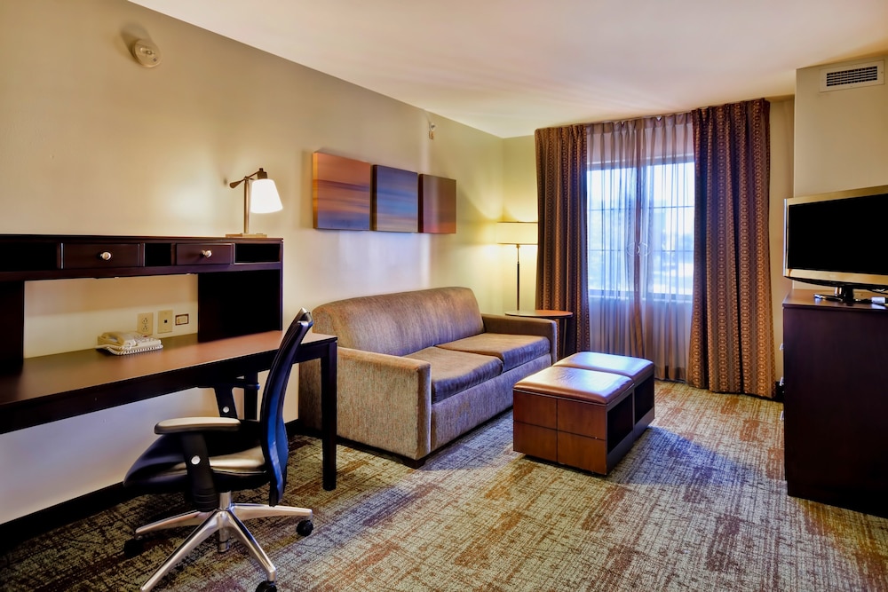 Staybridge Suites Madison-East 34/52