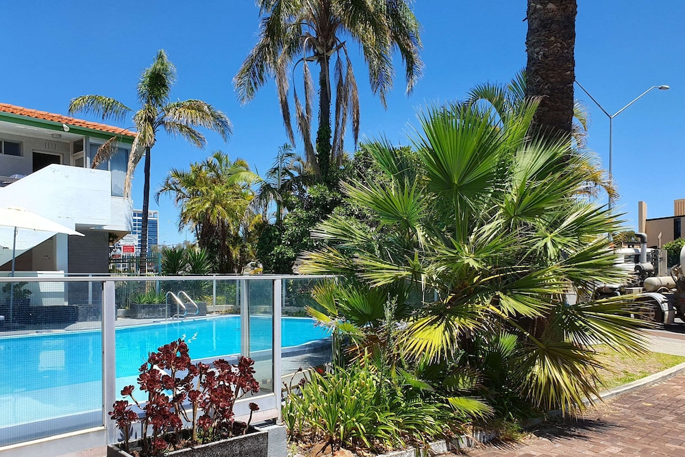 Econo Lodge Rivervale 49/60