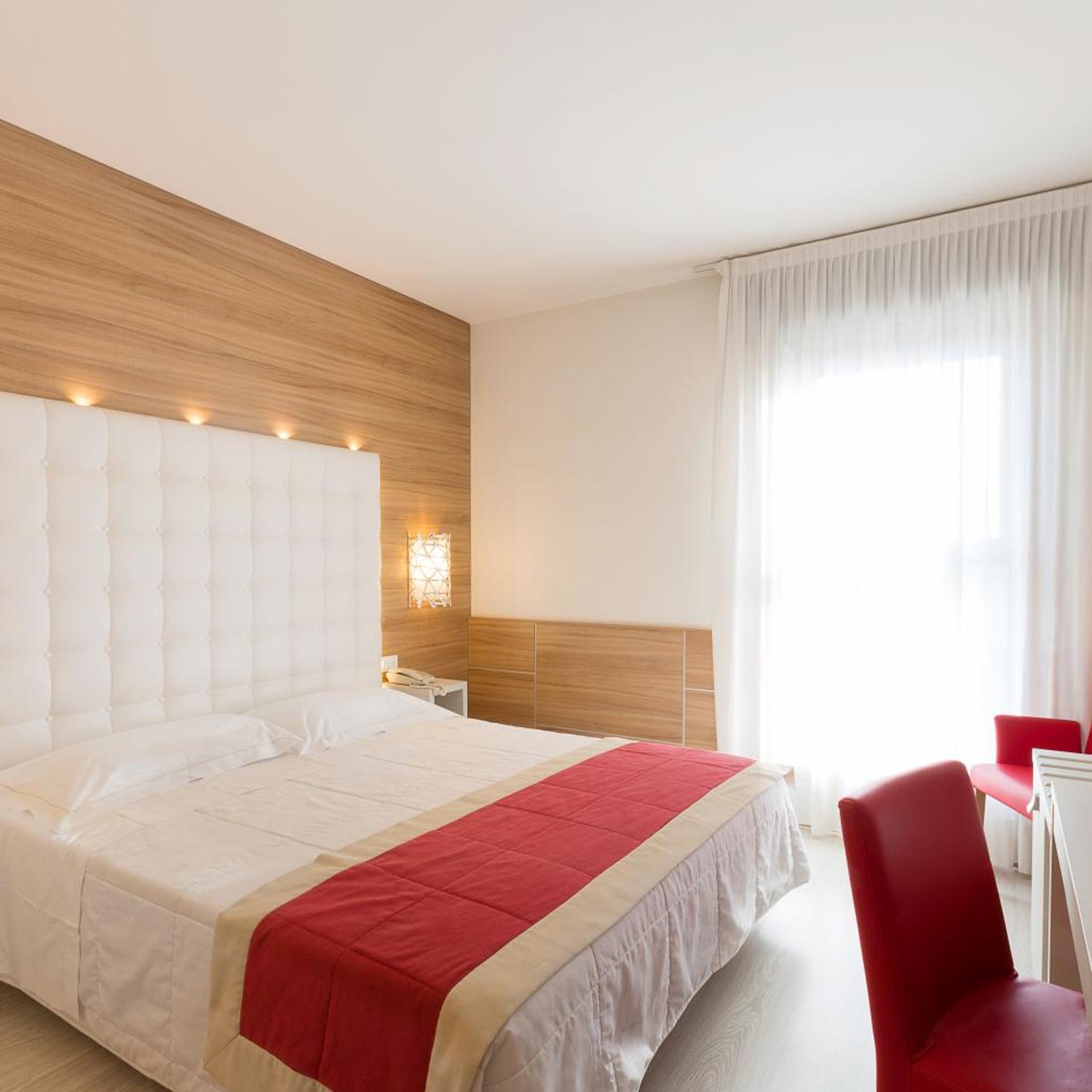 Room, Double or Twin Bed