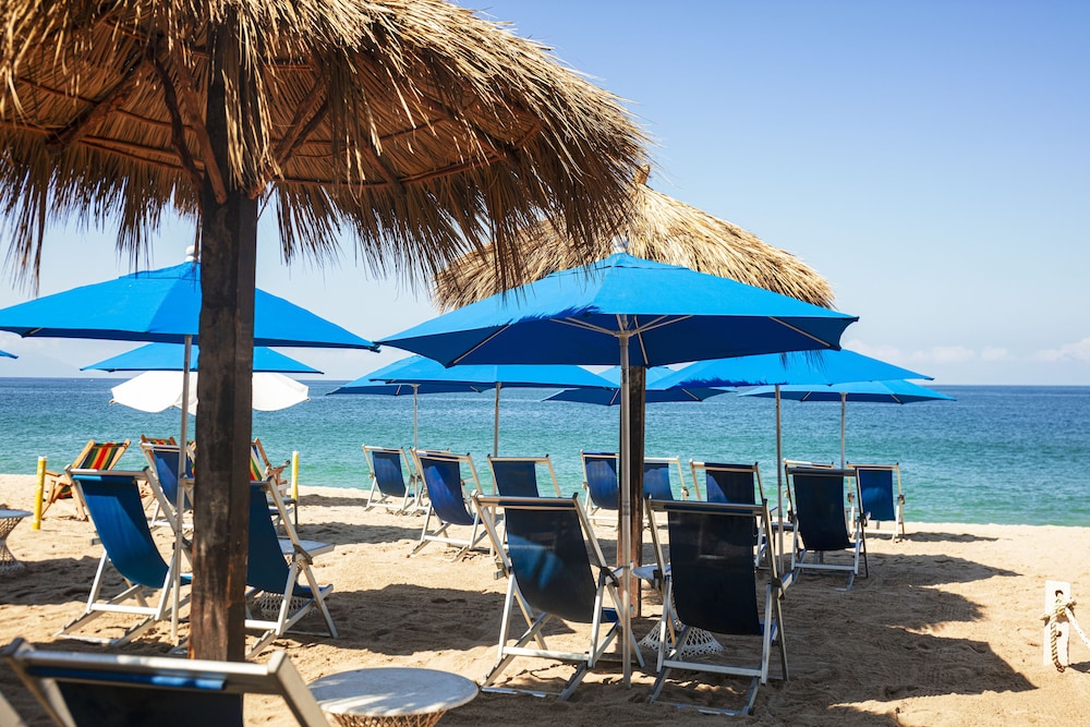 Chairs Resort By the Sea 43/49