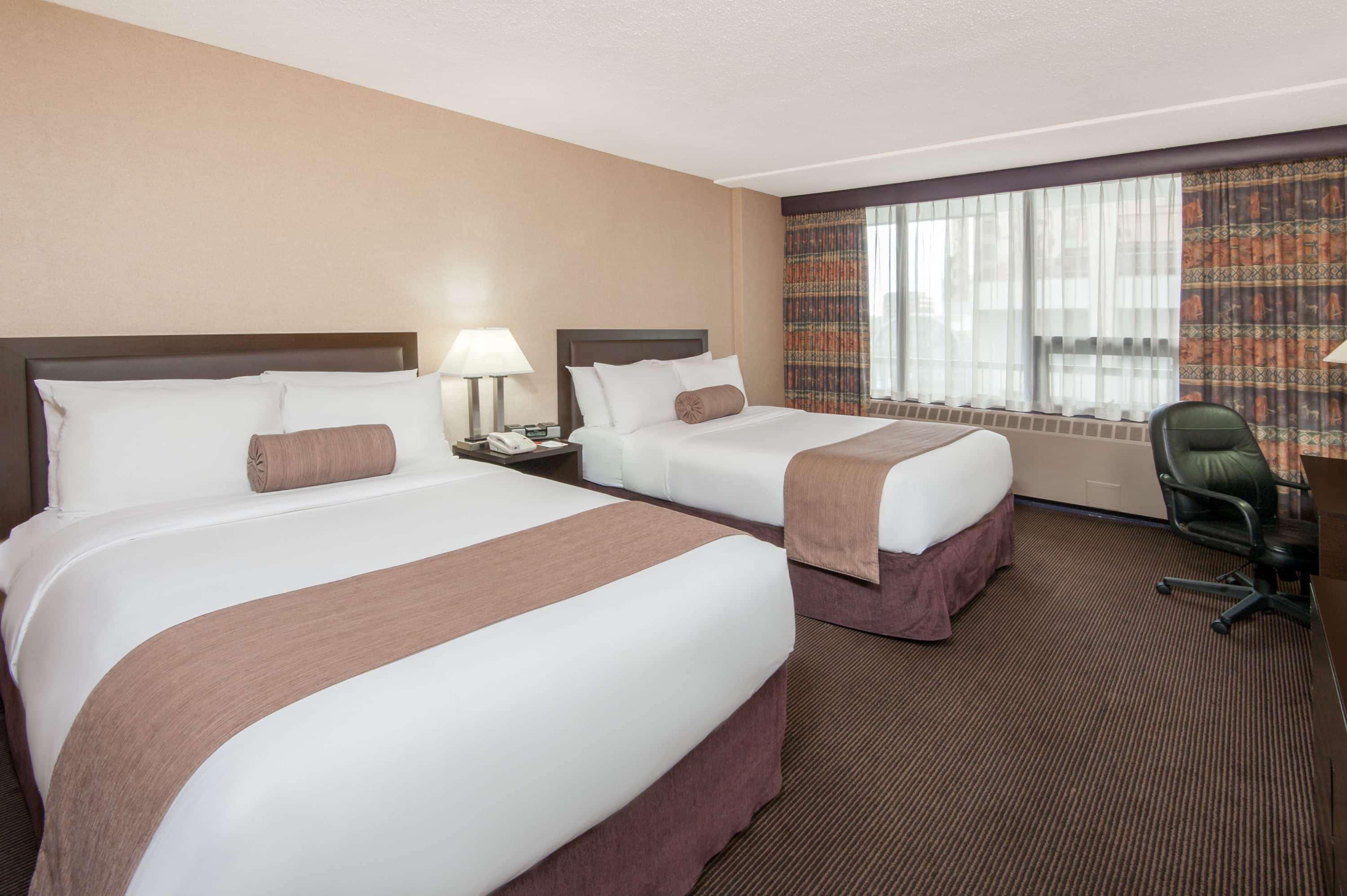 Room, 2 Double Beds, Direct Pool Access