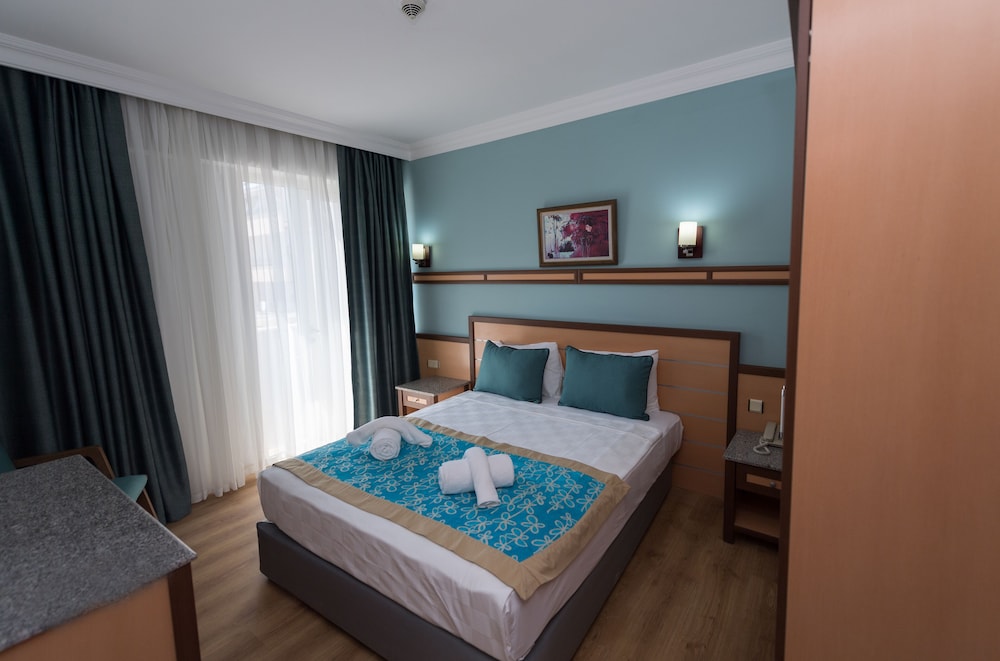 Side Village Hotel 12/46