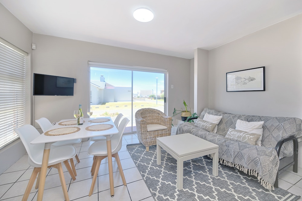 Land's Edge Struisbaai 26/33