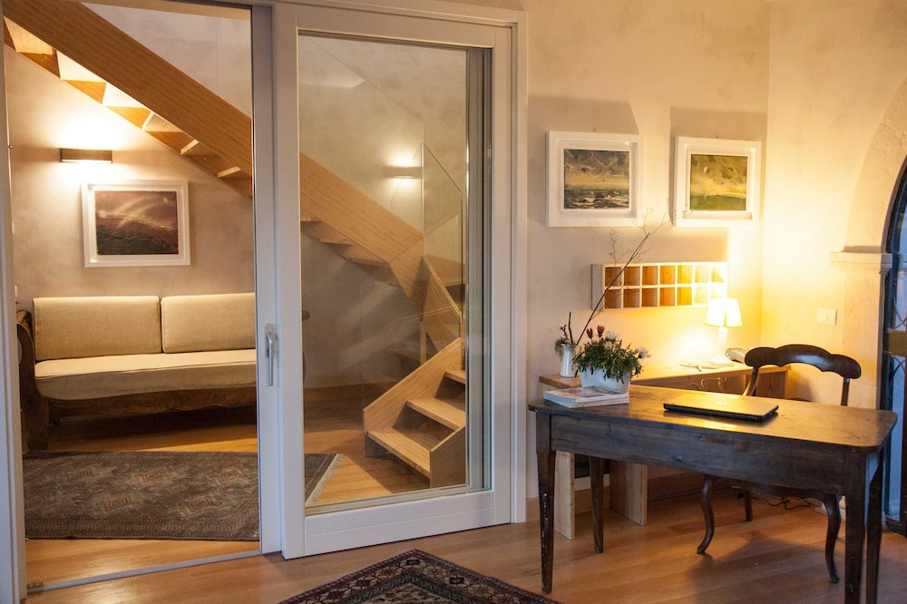 ZAHIR COUNTRY HOUSE 25/50