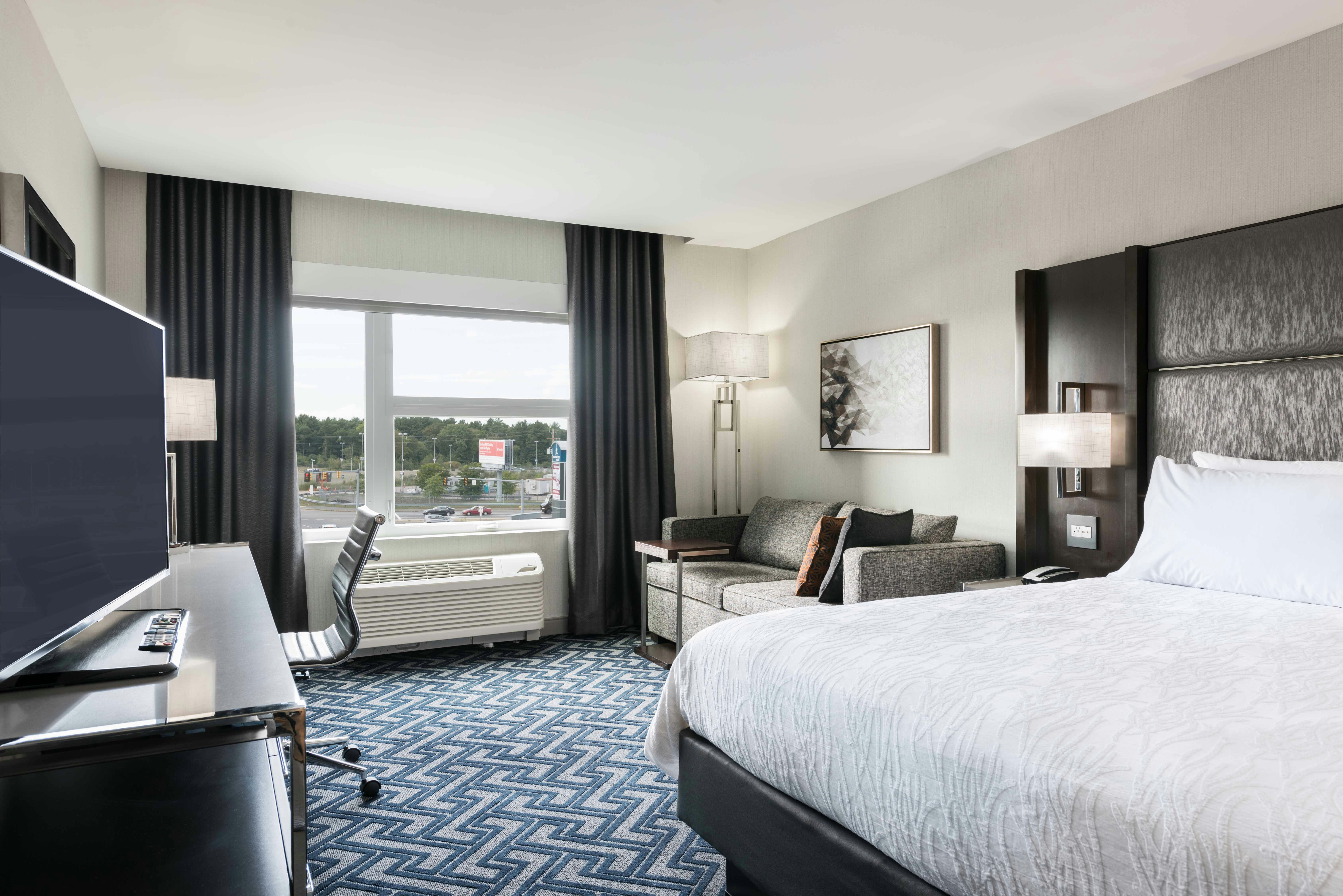 Room, King Bed, Stadium View, Accessible