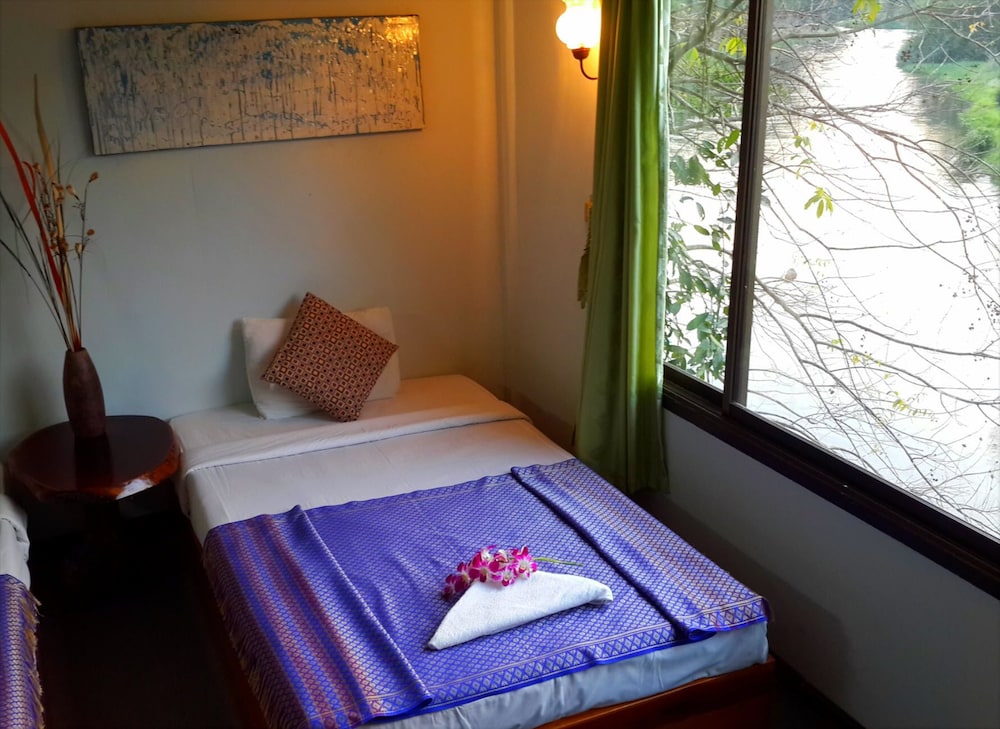 Suanphet Riverview Resort 14/71
