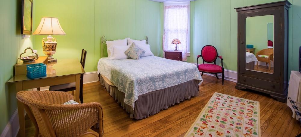 The Dailey Renewal Retreat Bed & Breakfast photo3