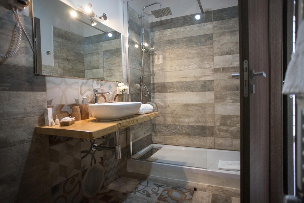 Sorahnia Design House 45/48