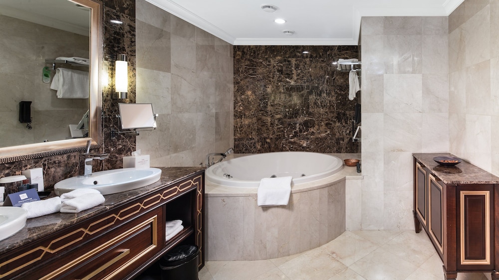 Crowne Plaza Istanbul Asia 24/83