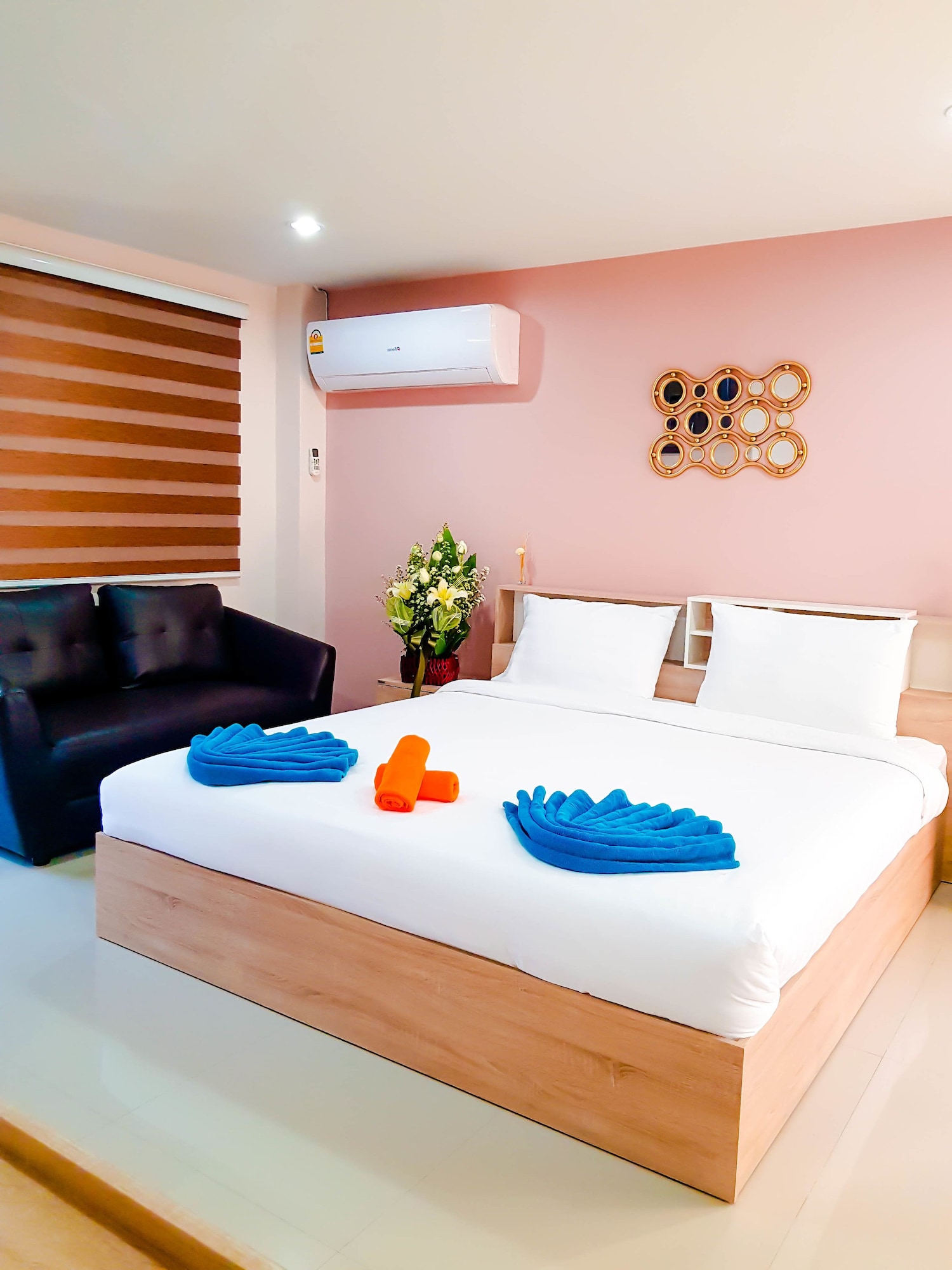 PREMIUM, SUITE, KING BED, CITY VIEW, KITCHENETTE