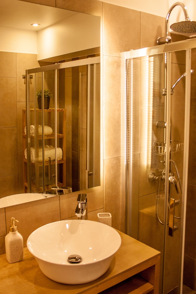 Dynasta Central Suites 27/36