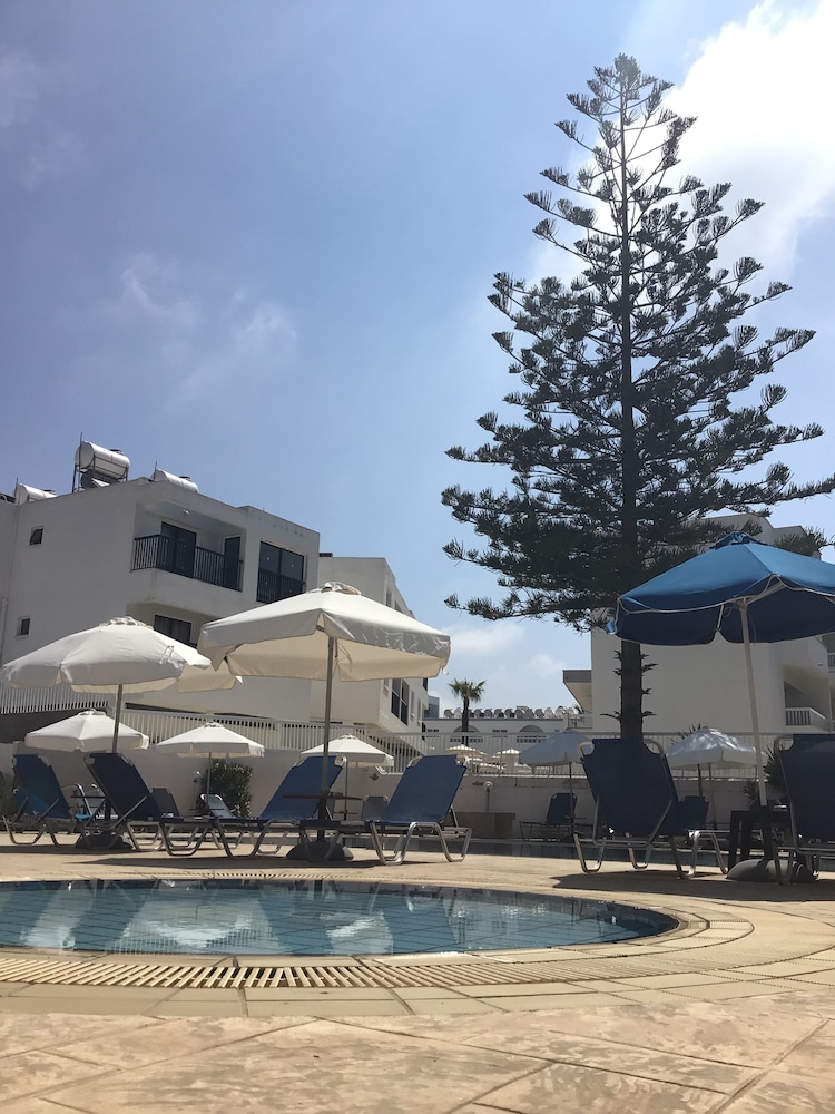 Florea Hotel Apts 40/49