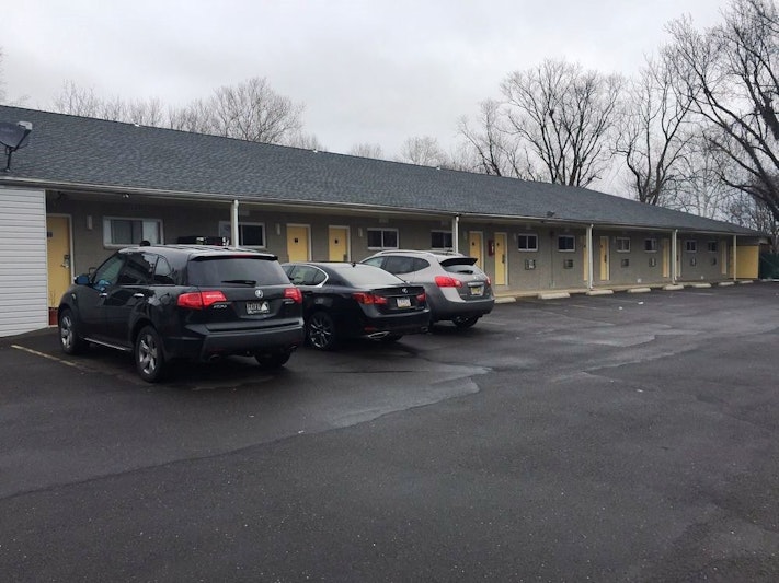 Scottish Inn & Suites Bensalem 8/9