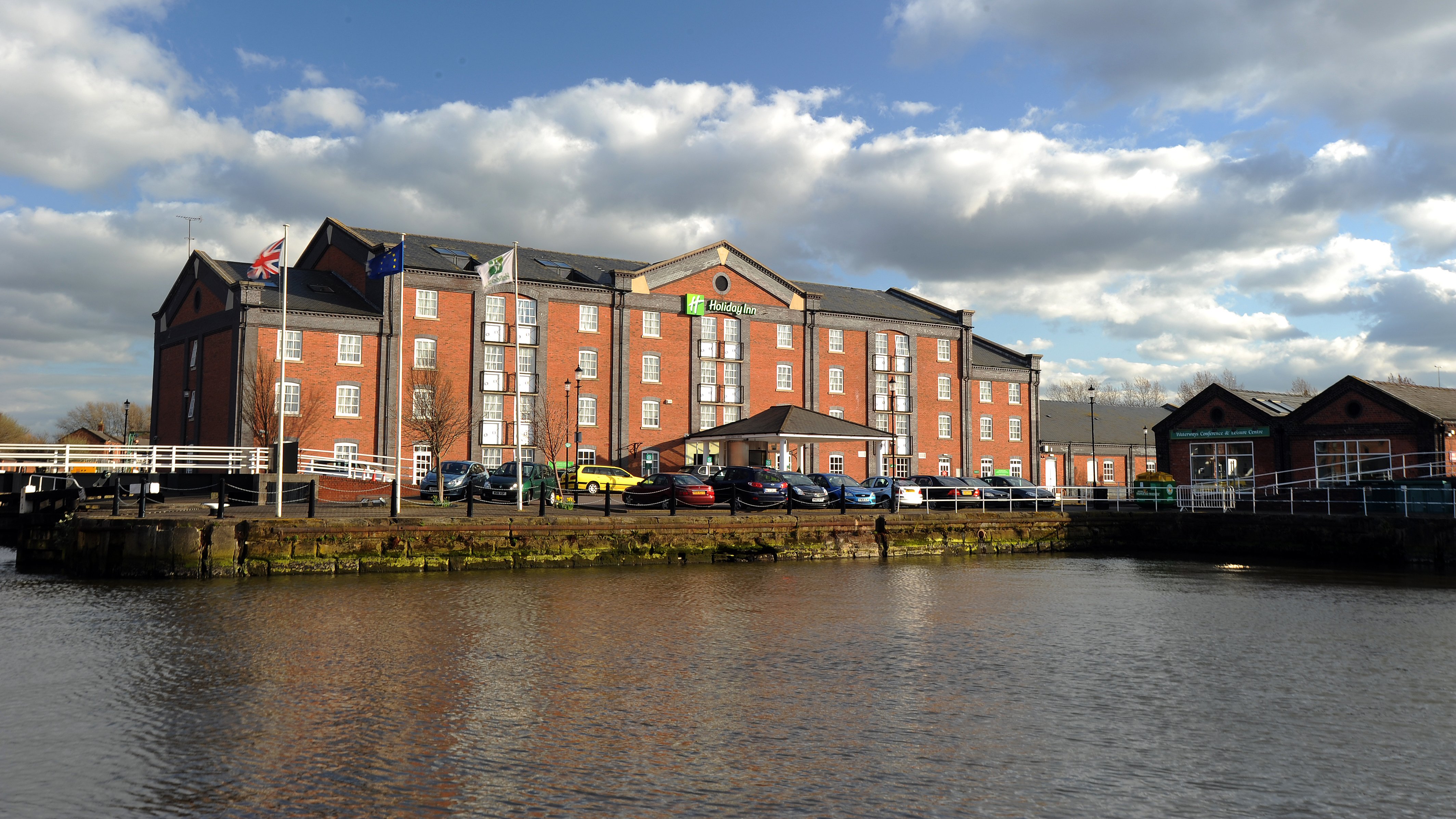 Holiday Inn Ellesmere Port Cheshire Oaks 47/48