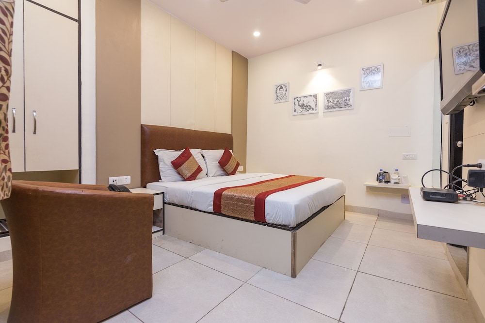 RUPAM HOTEL 29/72