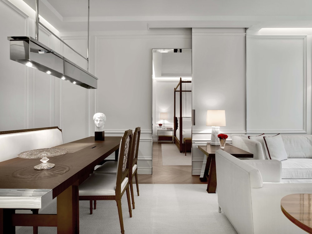 Baccarat Hotel And Residences New York 25/47