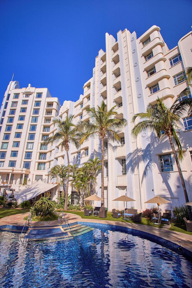 Suncoast Hotel And Towers 51/54