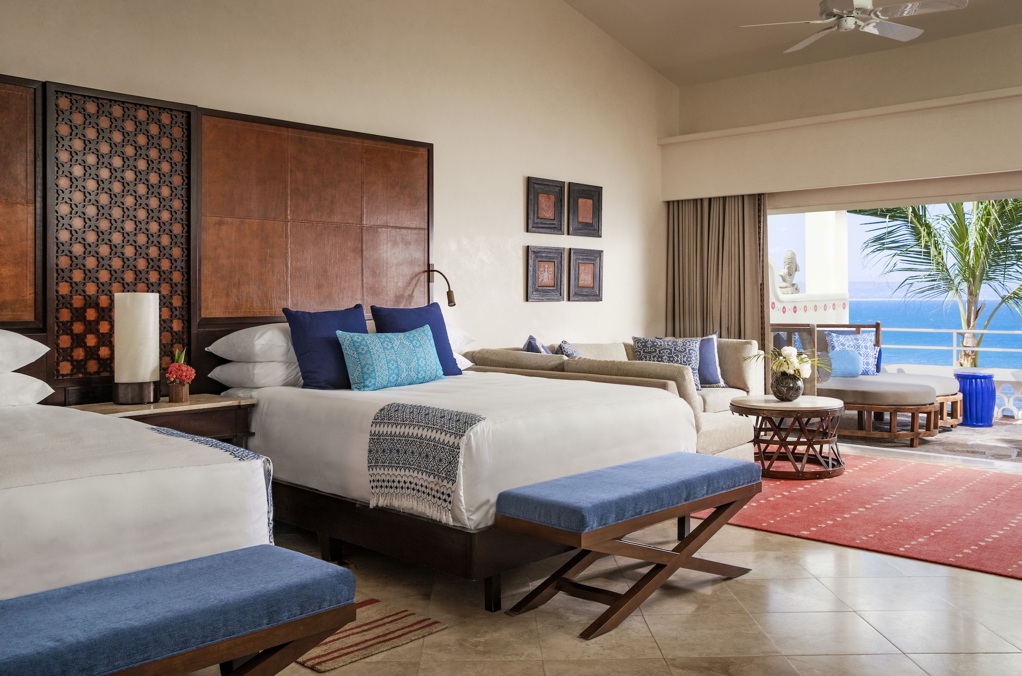2 Queen Beds, Ocean Front