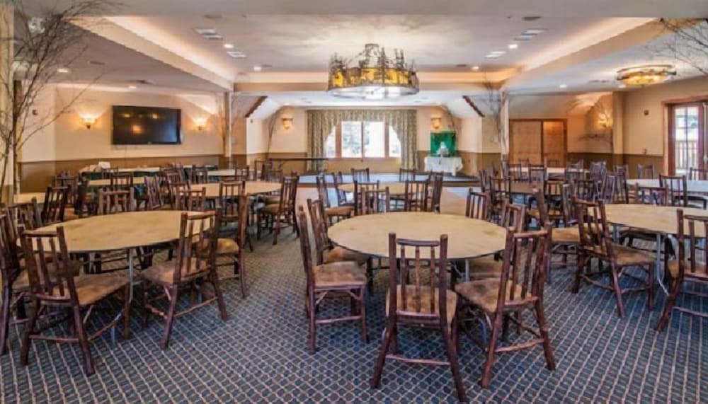 WoodStock Inn 36/43