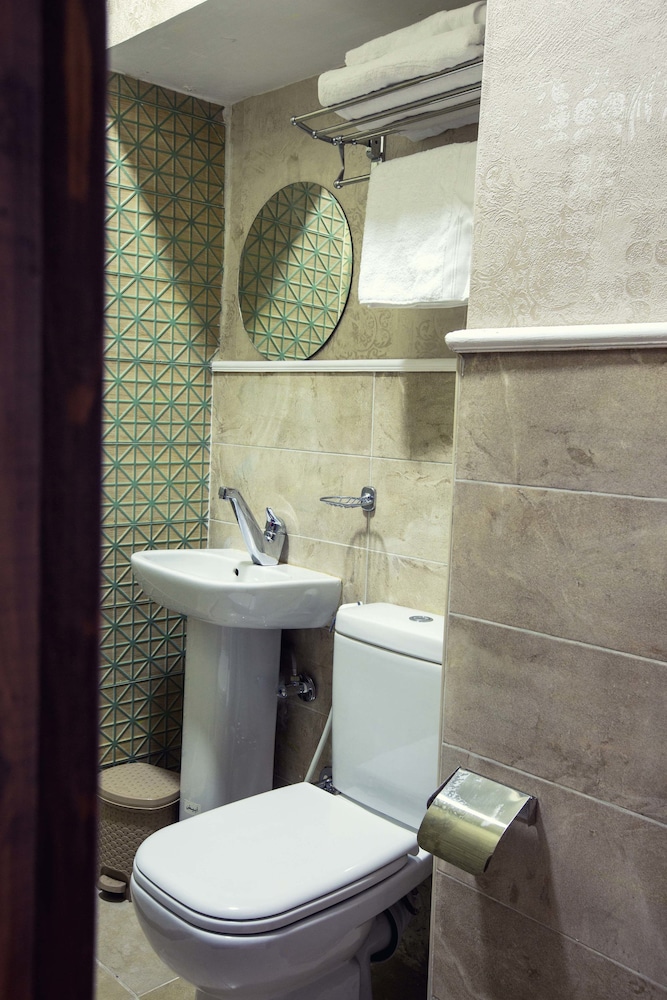 Tahrir Plaza Suites 37/57
