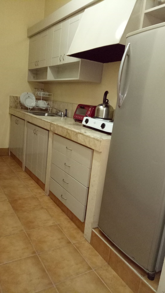 Tropicana Suites 67/74