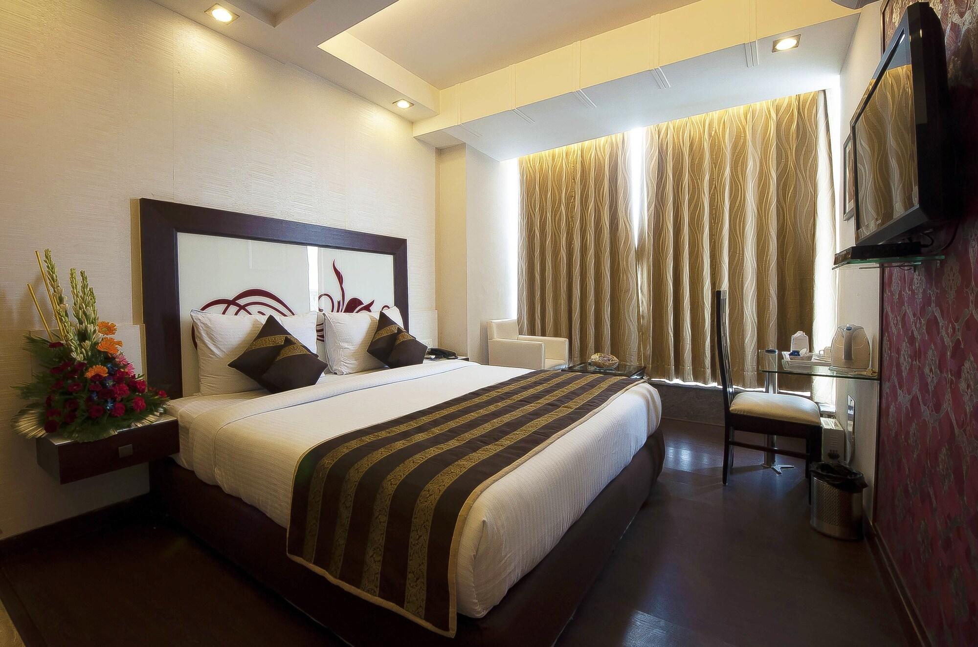 Hotel Pitrashish Premium 13/42