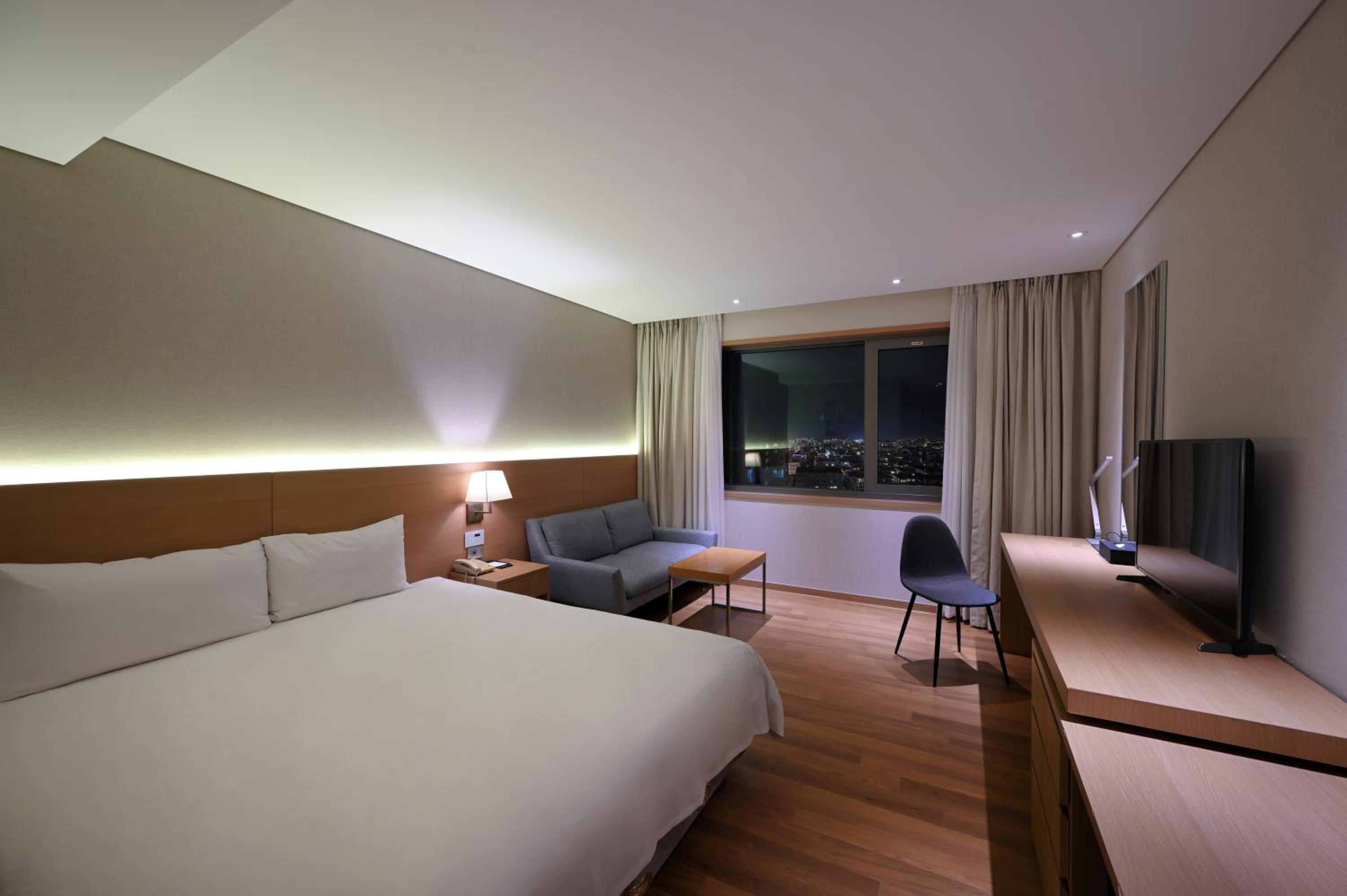 Super, Deluxe, Double Bed