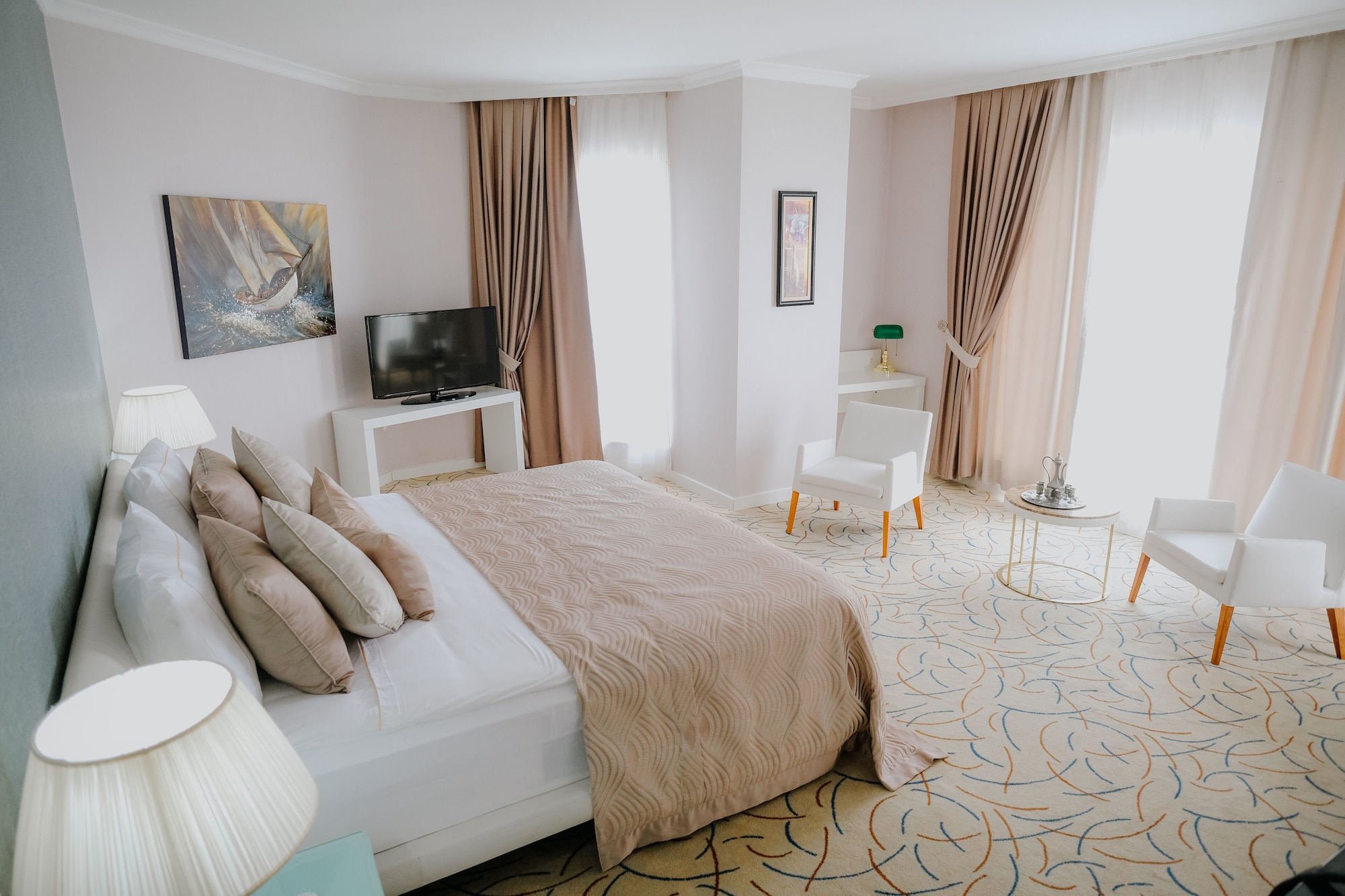 Deluxe, Suite, King Bed, Sea and City View، Ramada By Wyndham Tekirdag 2/3