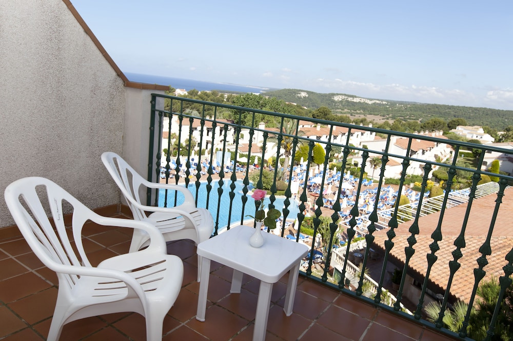 Valentin Son Bou Hotel Apartments 57/85