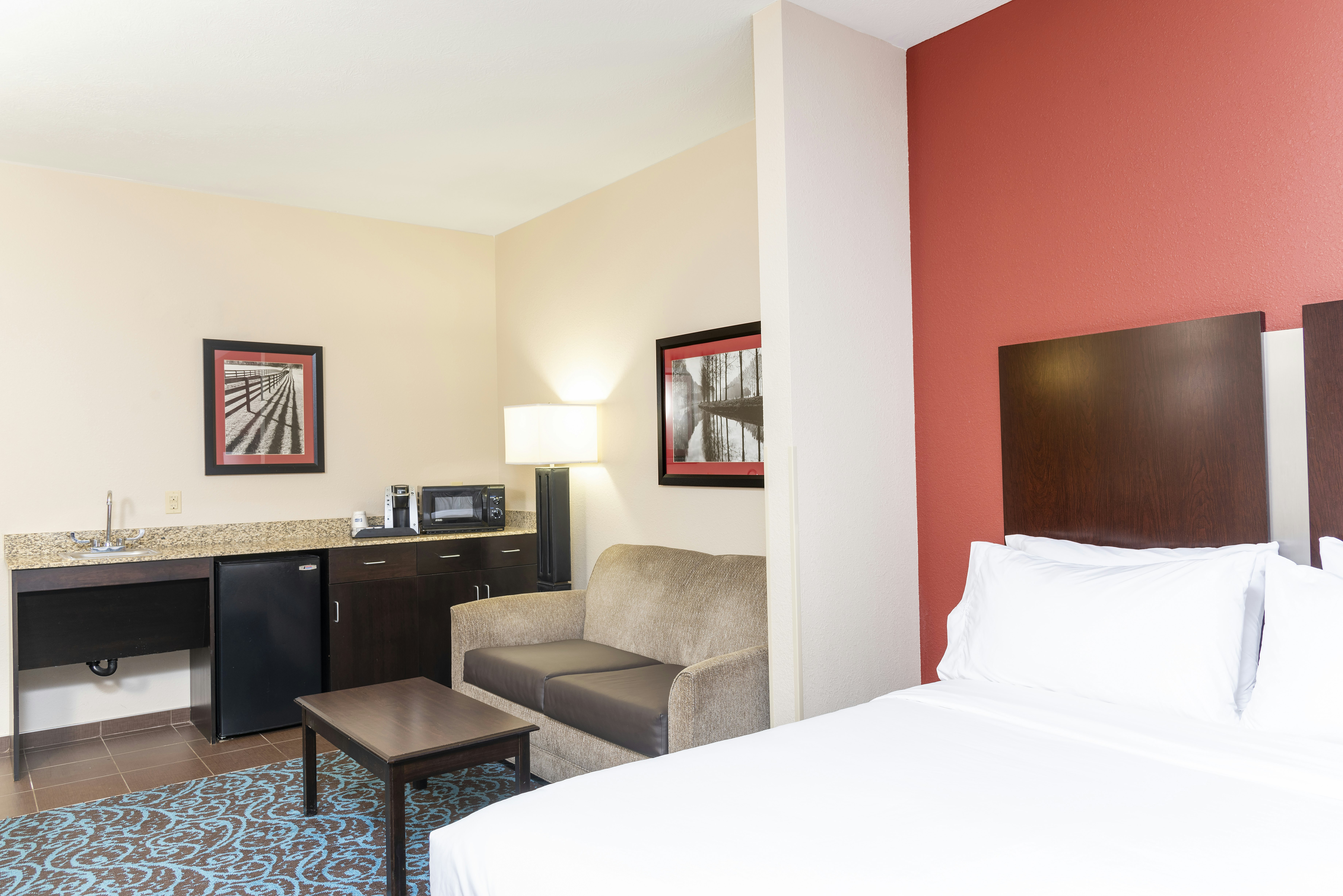 Holiday Inn Express Hotel Suites New Philadelphia 15/66