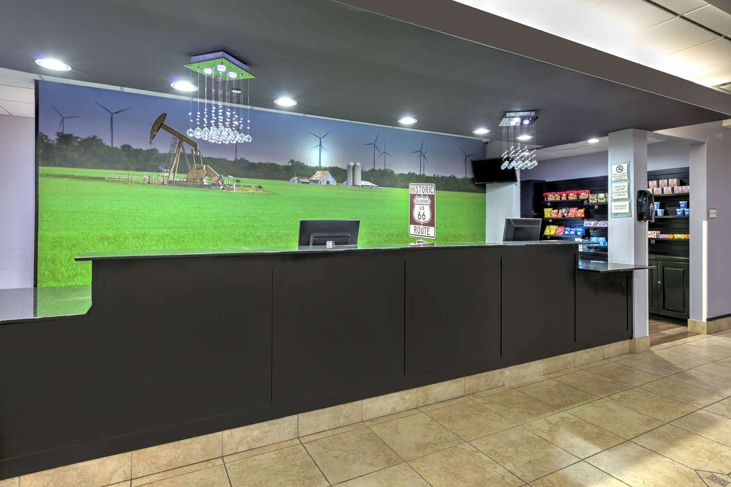 La Quinta Inn & Suites by Wyndham Tulsa Airpt / Expo Square 1/35