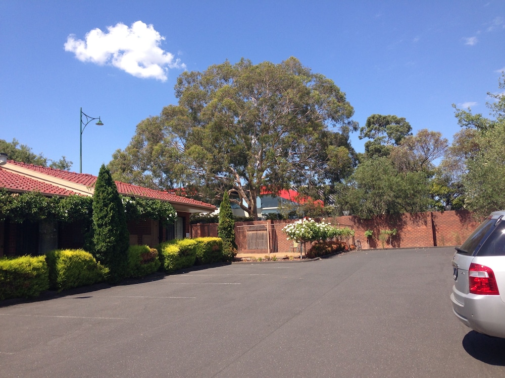Nunawading Motor Inn 26/29